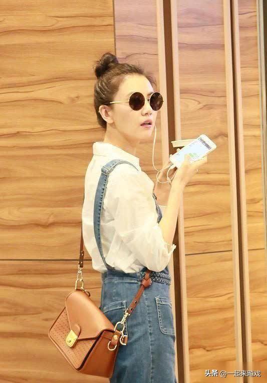 高圆圆眼波流转，顾盼生辉，一代佳人