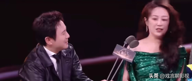 微博之夜：周深再次夺冠，领奖尽显绅士风度，走心言论感动全网！