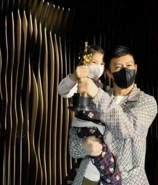 秀恩爱！秦舒培晒照祝福陈冠希41岁生日快乐：我的男人，生日快乐