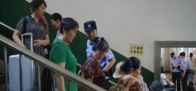 郭京飞对阵孙艺洲,演技差距一目了然,《驻站》这场戏太精彩!