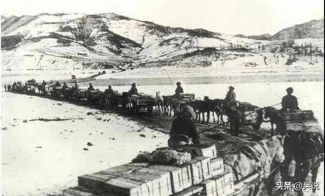 零下30度,志愿军战士双脚冻伤如冰柱,19岁女兵抱在怀中化冰