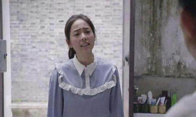 留守妇女与未婚男邻居的秘密情事：白天邻居，夜晚夫妻