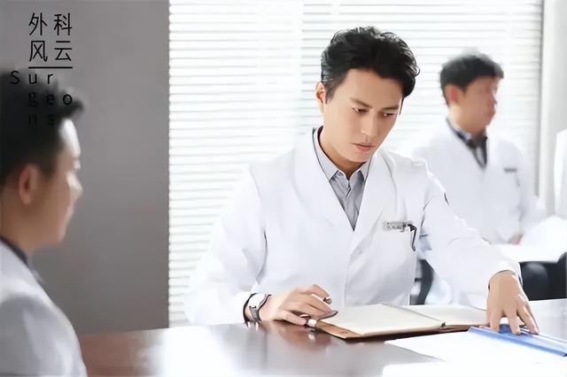 成也靳东，败也靳东