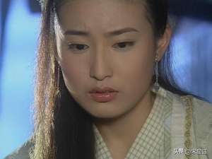 鲍逸琳(2003年，25岁鲍逸琳和26岁陈秀丽合影，对比明显，这才叫惊为天人)