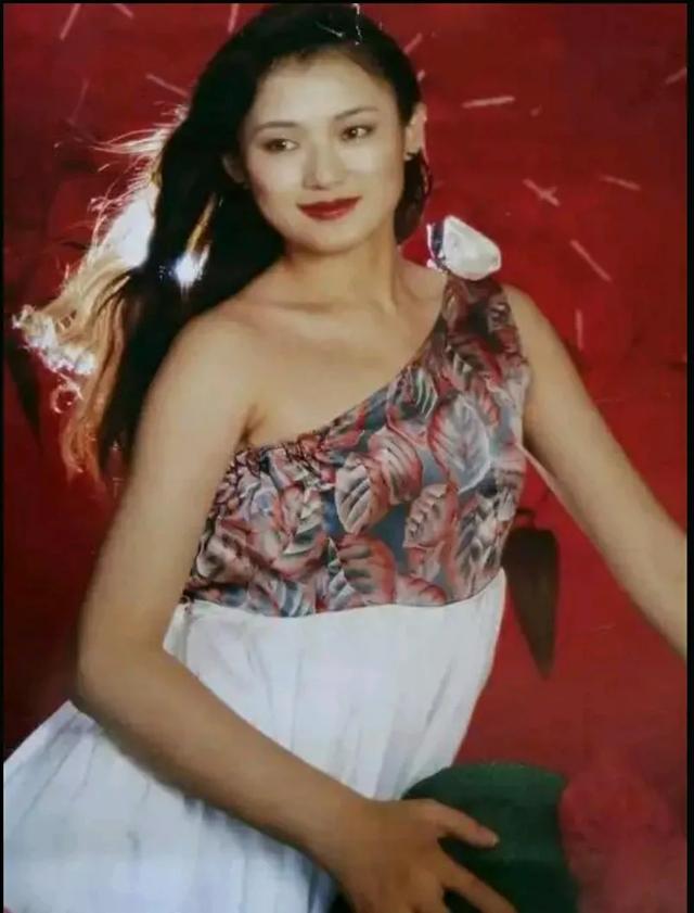 挂历欣赏（1001）——1993年阑室娇影：段仕萍程晓英麦小琴朱碧云