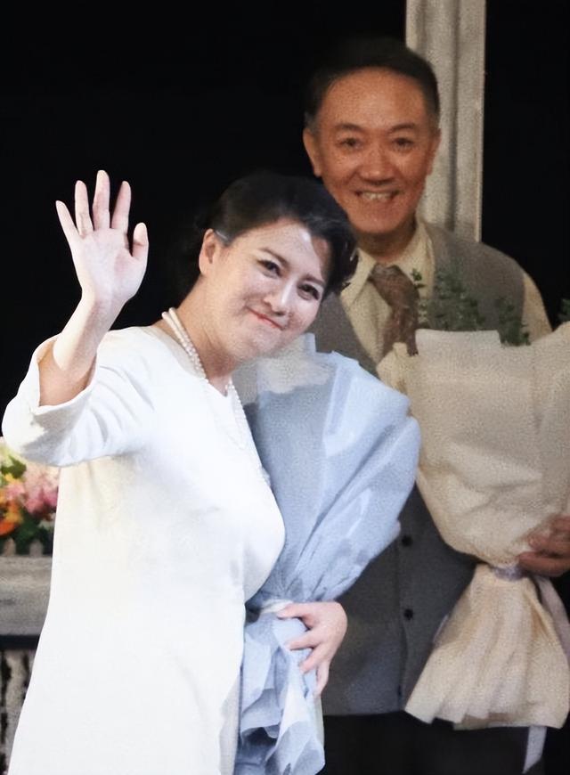 分手25年后，再看巍子和史兰芽现状，两人差距令人感叹