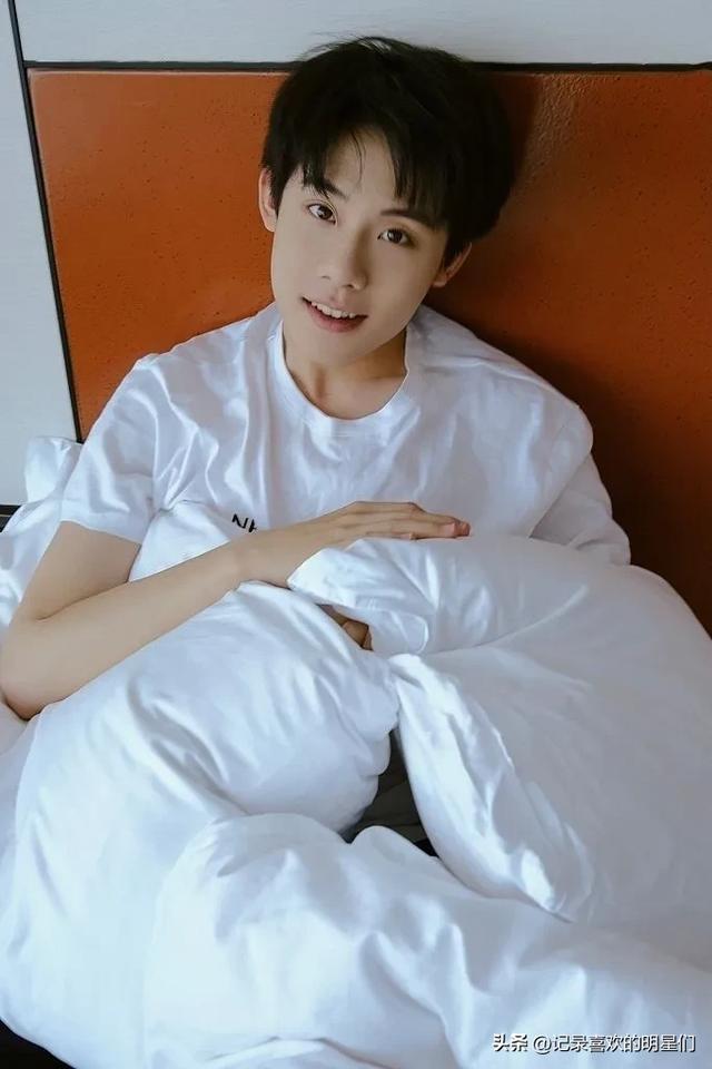 00后男演员：周奇阳光帅气迷人十足，演技也不错！