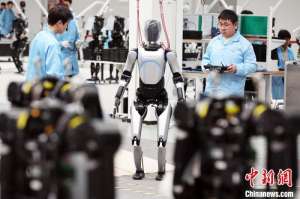 探访上海首座人形机器人量产工厂 年产望达数千台