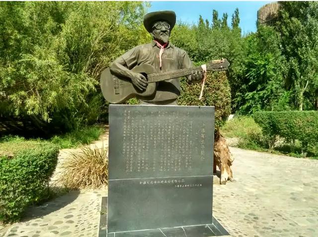 西部歌王王洛宾：3次坐牢，离婚又再婚，去世后儿子为他打官司