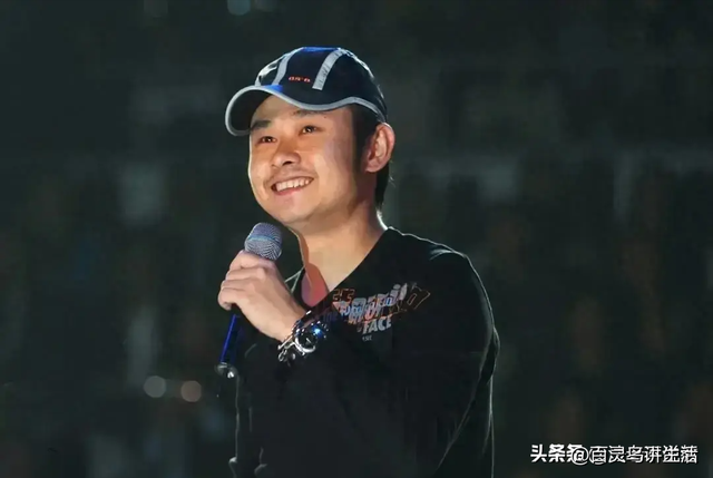 刀郎前妻：丢下40天女儿与富商私奔，丈夫再婚爆红，她却找上门来