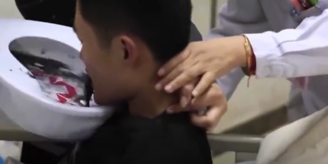 2021小伙喝下整瓶百草枯，入院18天状态变好，医生却下达病危通知