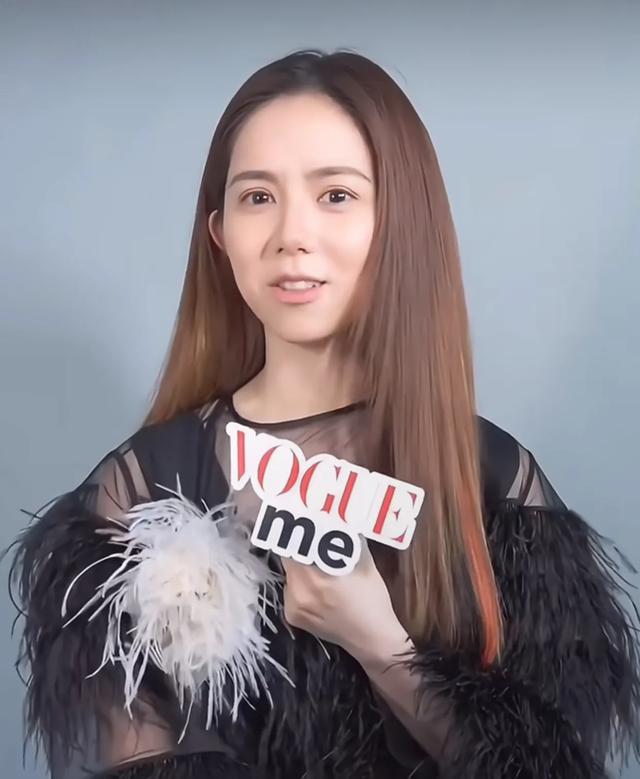 我去！33岁邓紫棋素颜照曝光，差点没认出，网友：还以为是昆凌