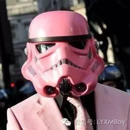 《昂首挺胸》：十七岁的牺牲者