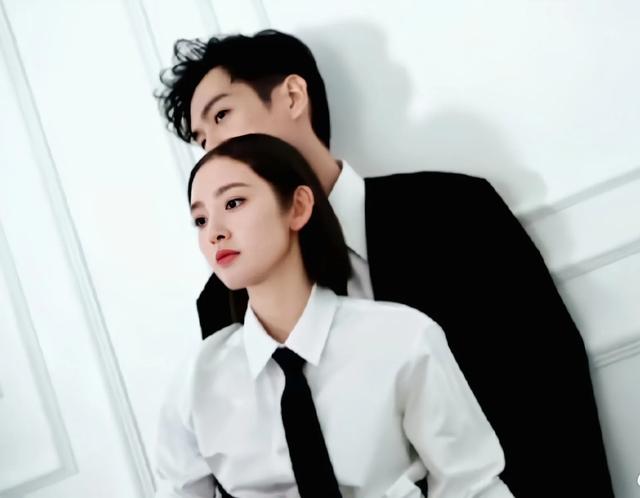 #唐艺昕发与张若昀亲吻照#