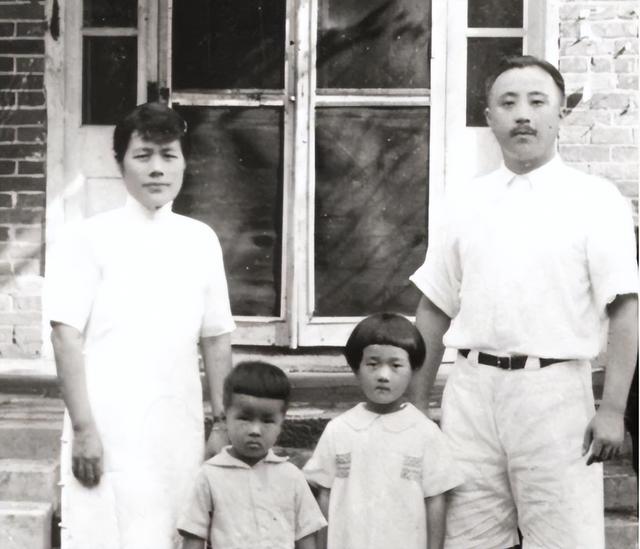 送走陈诚夫人后,卫立煌的夫人大怒:救你们一家,却坑了我们一家