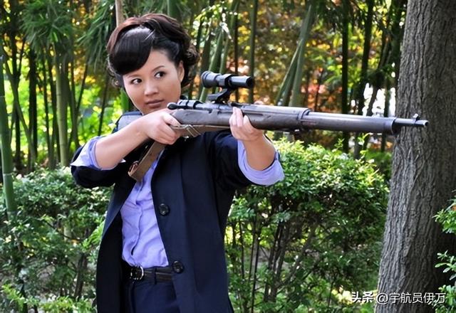 她是“军旅霸王花”，人美演技好却遭丈夫背叛，如今生活简单幸福