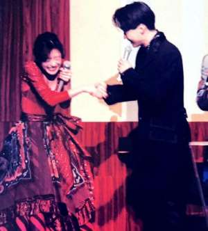 昭和歌姬(她是“高开狂走”的昭和歌姬，在命运反复叠码后成清冷破碎女神)