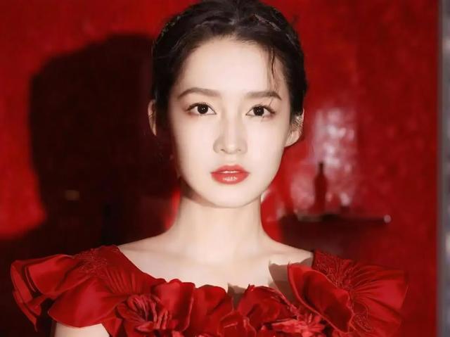 惊爆！李沁竟与前男友险结连理，背后隐情大揭秘