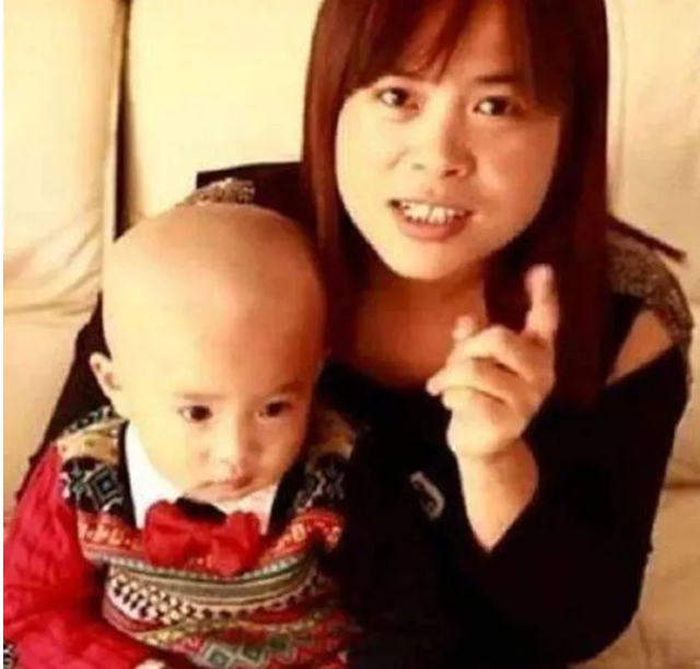 易烊千玺妈妈:曾是打工妹,为培养儿子辞工作,被丈夫吵、邻居笑