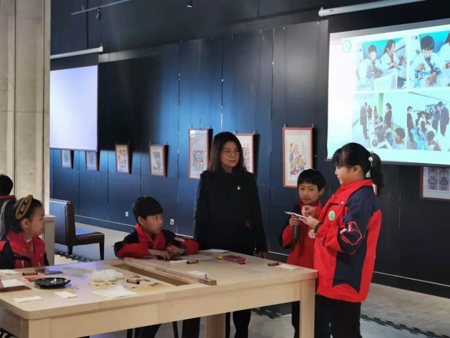 青岛宁夏路第二小学尹海英副校长：“行走的思政课”