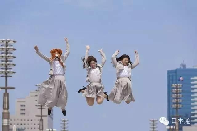 好评丨万万没想到！还有扮丑COSPLAY蜡笔小新埼玉红蝎子队的