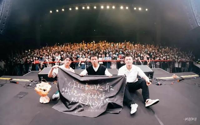 原来，他是洪湖人！登上央视中秋晚会