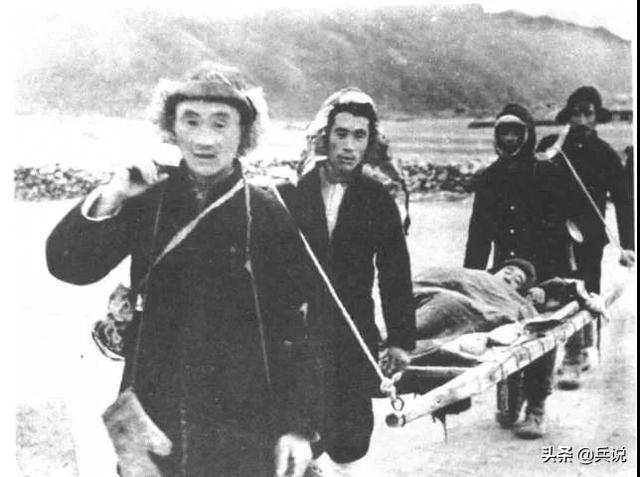 零下30度,志愿军战士双脚冻伤如冰柱,19岁女兵抱在怀中化冰