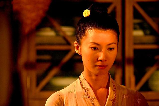 被男友骗4亿、开按摩店，都是惊艳童年的新加坡女星，境遇大不同