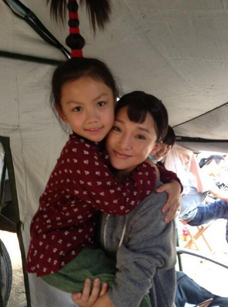 还记得《傻春》里面可爱的小小楚吗?如今10岁的她长这样