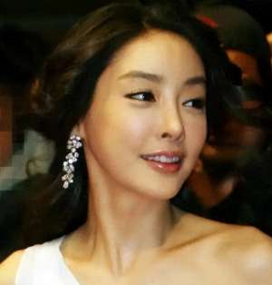 韩国演艺圈(回顾韩国娱乐圈有多乱？女神沦为财阀玩物，解读女星张紫妍事件)