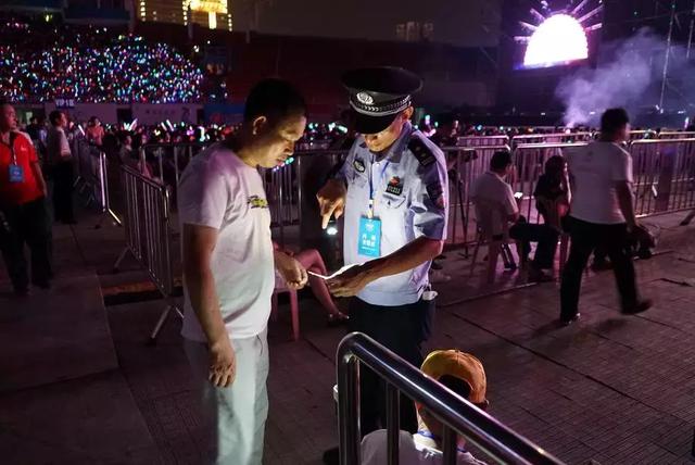 昨天，大赣州最风光的人被人肉：集体吃大餐过端午还免费看演出