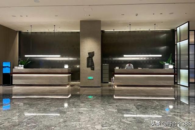原来刀郎在成都开演唱会,他和团队都下榻在这间酒店