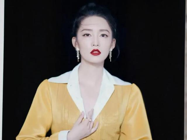 惊爆！李沁竟与前男友险结连理，背后隐情大揭秘
