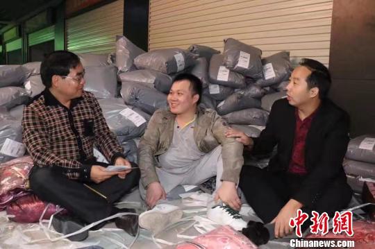 创业月入数万元 “90后”残疾潮汕小哥走出人生新路子
