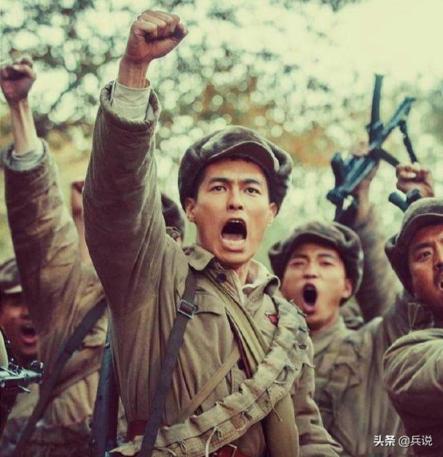 零下30度,志愿军战士双脚冻伤如冰柱,19岁女兵抱在怀中化冰