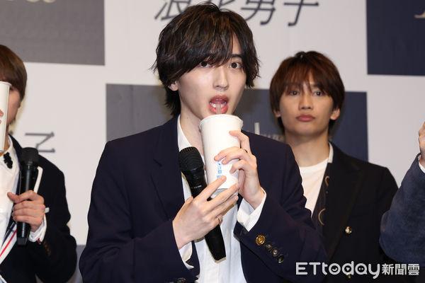 图多直击／道枝骏佑终于喝珍奶　「嘟嘴全记录」零死角帅颜融化全场