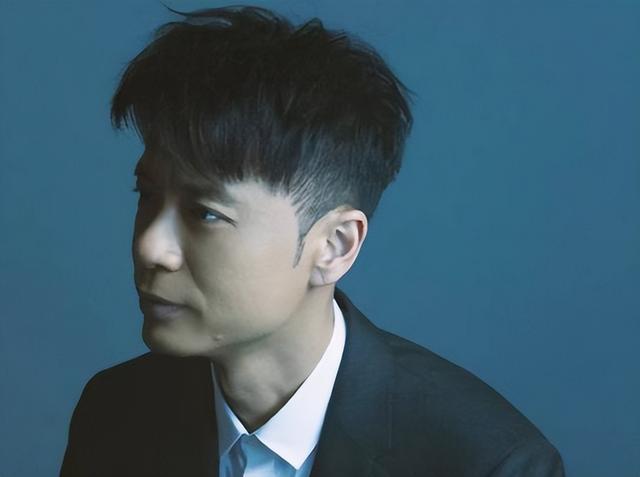 《月半小夜曲》原唱是李克勤还是陈慧娴?