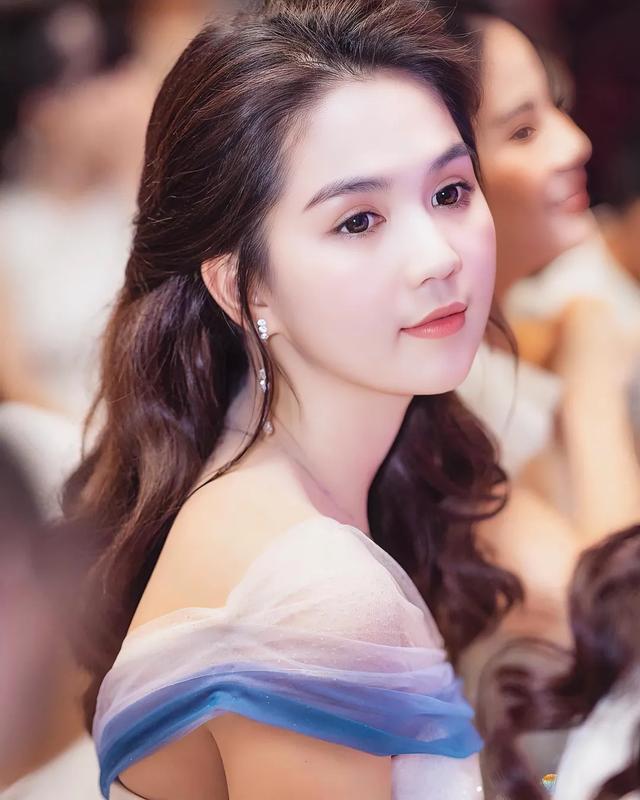 越南绝色美女：每一位都是人间水蜜桃，惊艳你的视线！