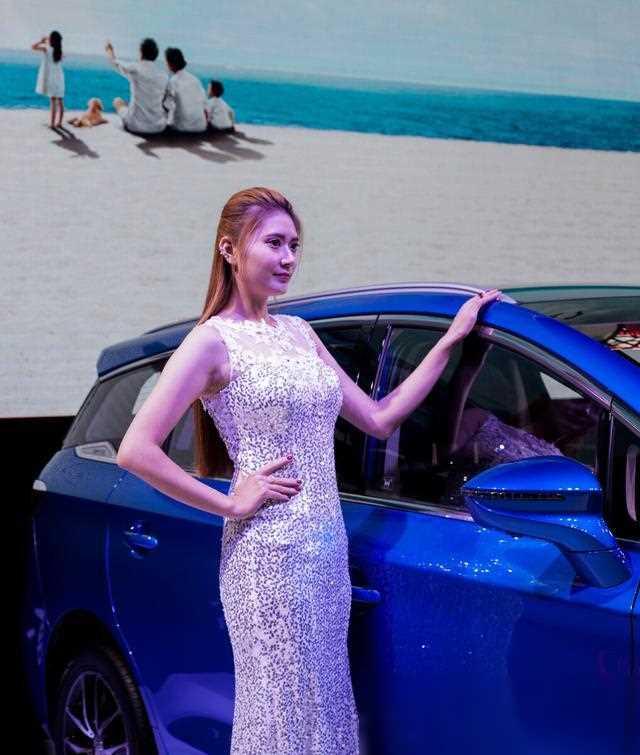 男子偷拍女模特隐私，画面曝光惹众怒！网友直呼辣眼！