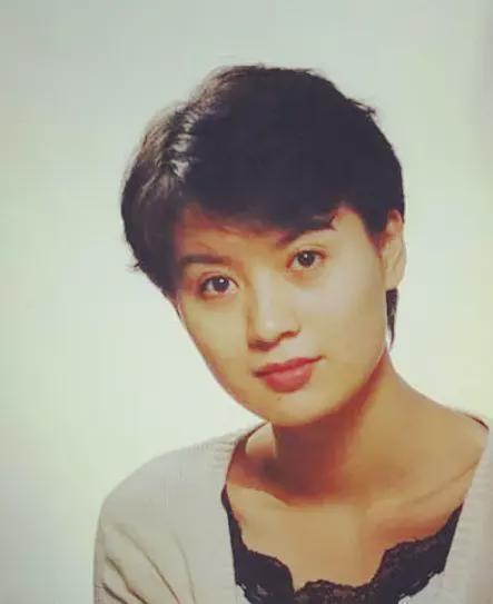 分手25年后，再看巍子和史兰芽现状，两人差距令人感叹