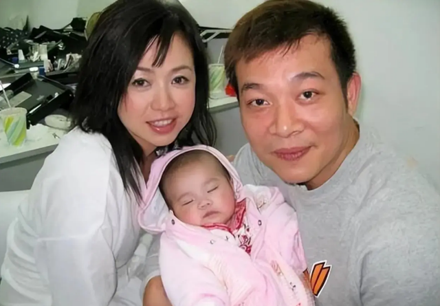 唐丽球：年轻时超美艳，嫁圈内好男人生一女，如今生活幸福美满