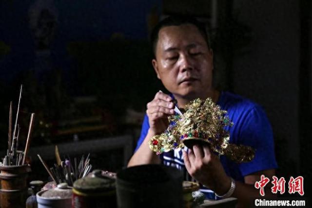 传承与创新：闽南祖传柳丝工艺匠人的坚守