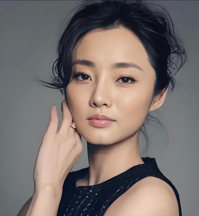 《打狗棍》12年后，一位戏骨遗憾离世，漂亮的“玉格格”至今单身