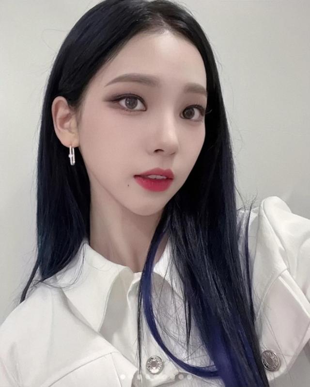 刘知珉剪短发登上热帖，这人气，佩服