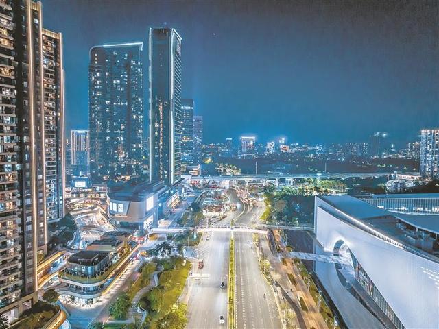 光明区全面提升夜景灯光效果，营造热烈春节氛围