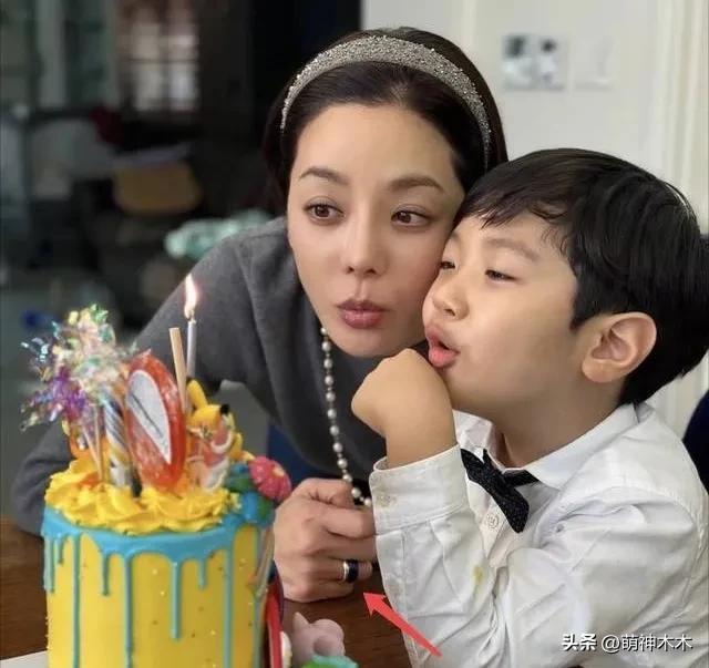 蔡琳高梓淇和解！离婚3年后父子俩终于见面，女方晒合影否认复合