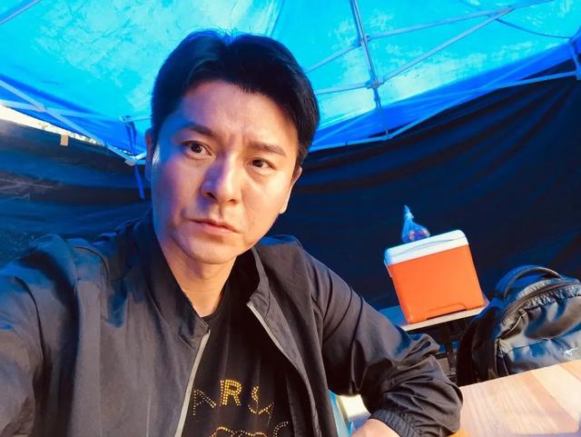 刘德华在哈尔滨拍戏细节曝光：竟用两个替身，深夜在街头烧香拜神