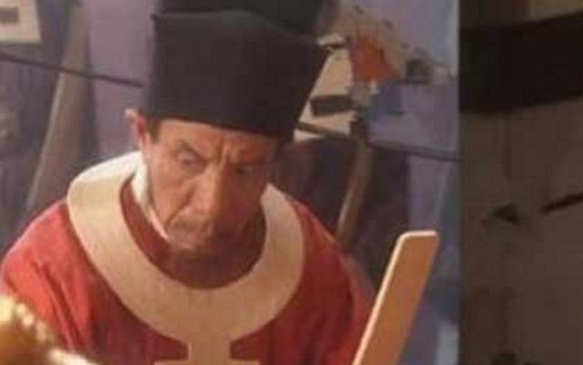 一生饰演配角、丑角，高俅形象堪称经典，老戏骨内心善良德艺双馨