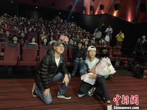 周冬雨《阳台上》演低智女孩 导演:她的表现给满分