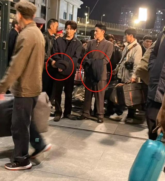 刘德华在哈尔滨拍戏细节曝光：竟用两个替身，深夜在街头烧香拜神